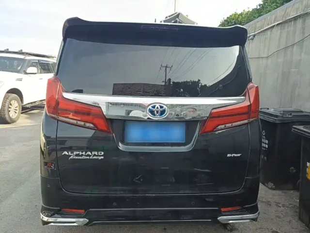 Toyota Vellfire — Фото автомобиля 3