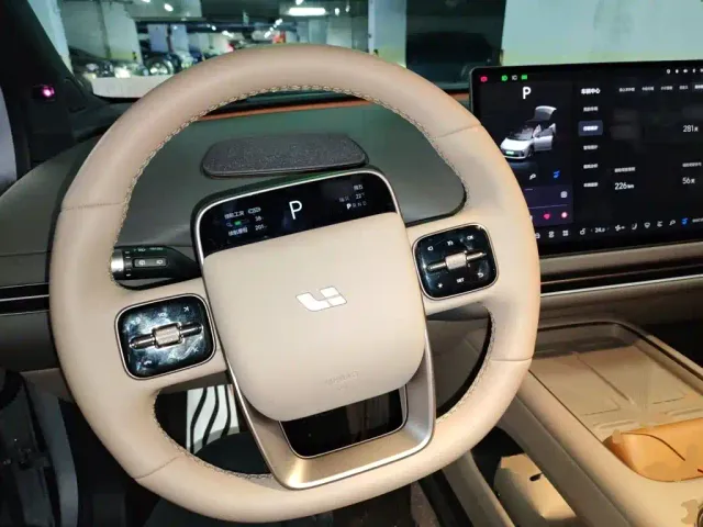 Li Auto i6 — Фото автомобиля 11