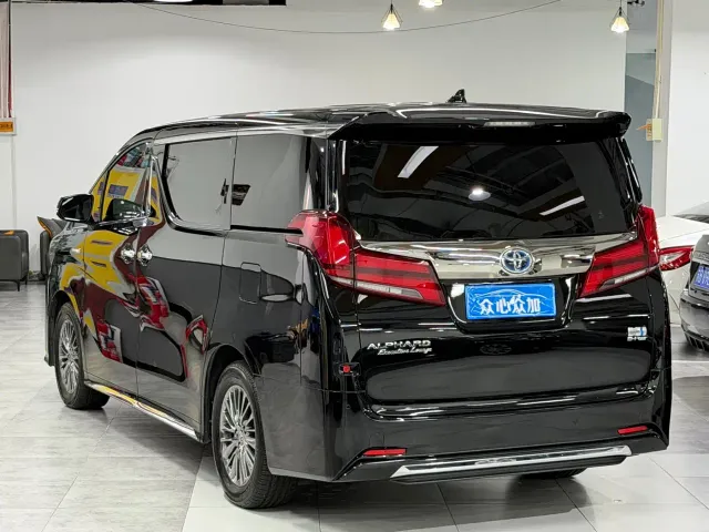 Toyota Alphard — Фото автомобиля 6
