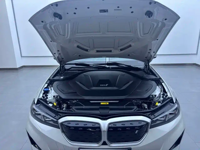 BMW i3 — Фото автомобиля 8