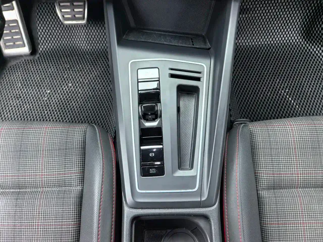 Volkswagen Golf GTI — Фото автомобиля 26