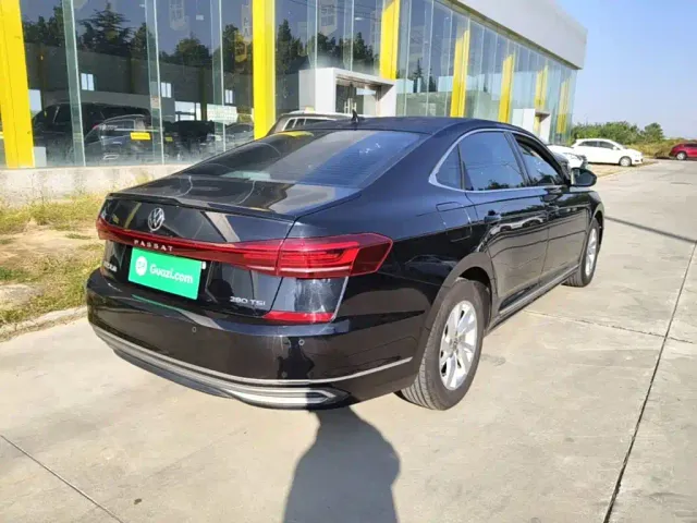 Volkswagen Passat — Фото автомобиля 6