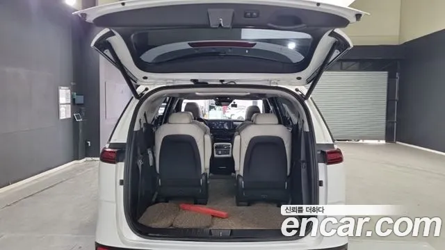 Kia Carnival 4th Gen — Фото автомобиля 12