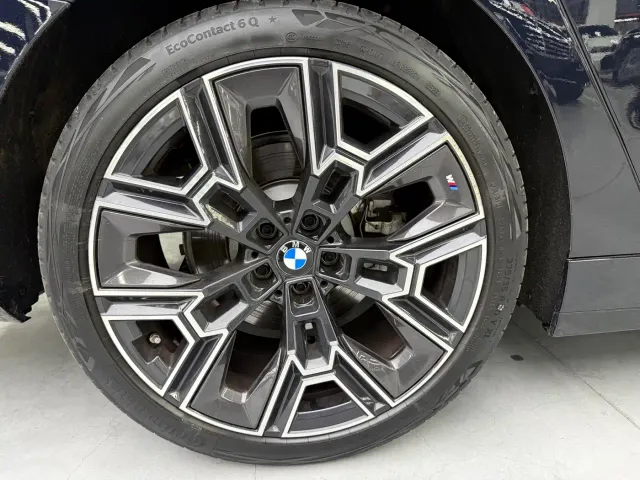 BMW 5 Series — Фото автомобиля 19