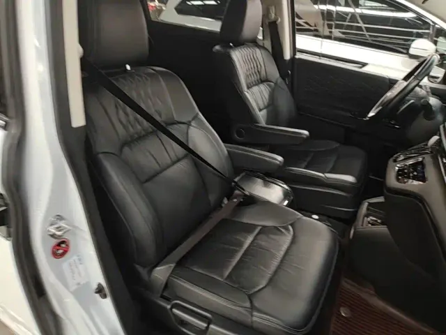 Honda Elysion — Фото автомобиля 24