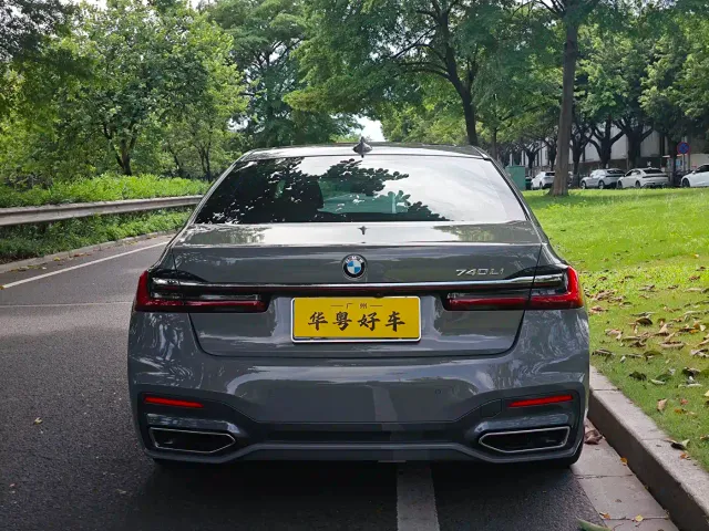 BMW 7 Series — Фото автомобиля 3