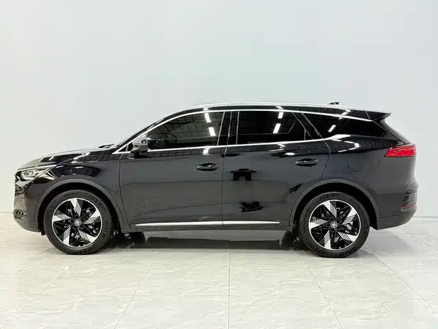 BYD Tang — Фото автомобиля 2
