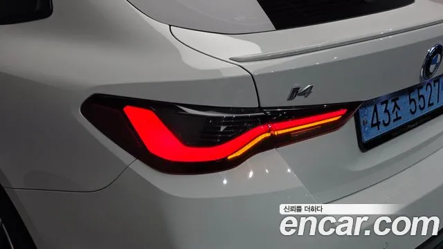 BMW i4 — Фото автомобиля 22