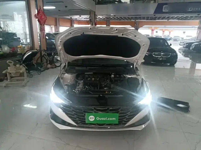 Hyundai Elantra — Фото автомобиля 19