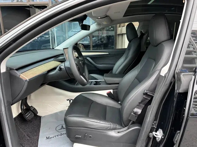 Tesla Model Y — Фото автомобиля 8