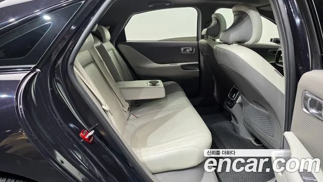 Hyundai Ioniq 6 — Фото автомобиля 12