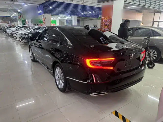 Honda Accord — Фото автомобиля 8