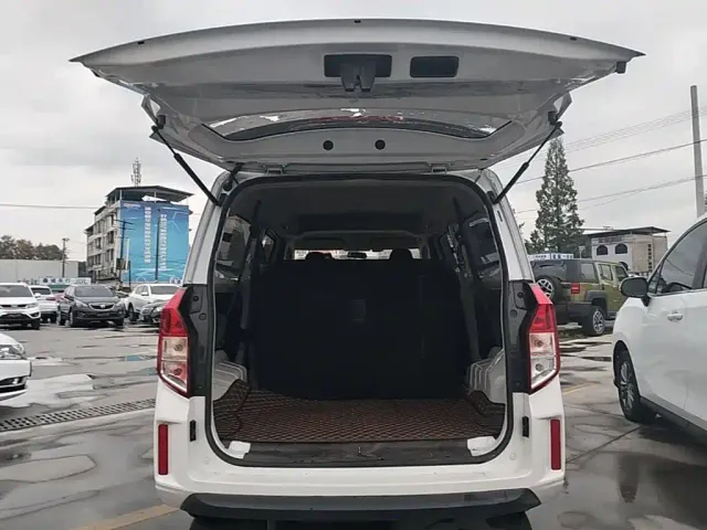 Wuling Zhengcheng — Фото автомобиля 18