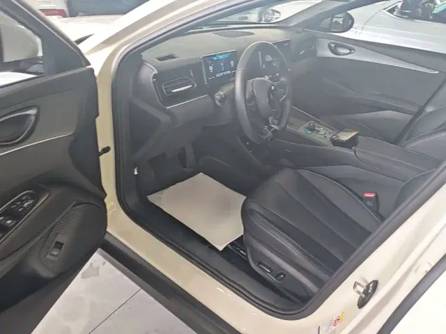 BYD Seal 06 — Фото автомобиля 15