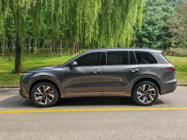 Li Auto ONE — Фото автомобиля 3