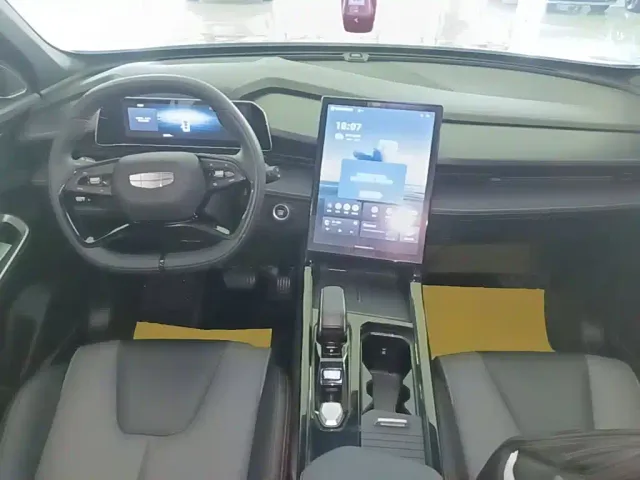 Geely Boyue — Фото автомобиля 9