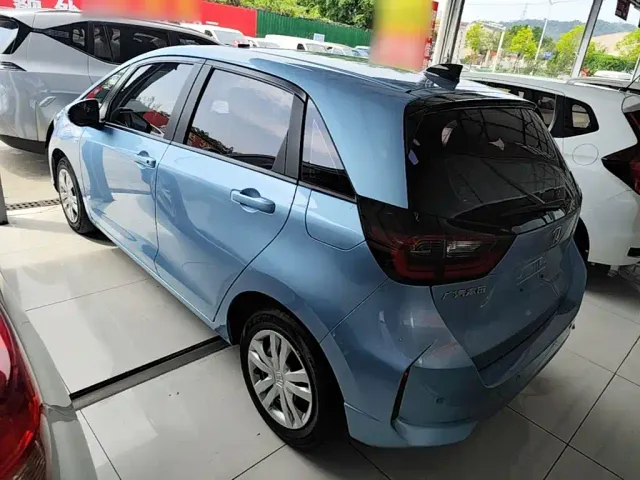 Honda Fit — Фото автомобиля 4