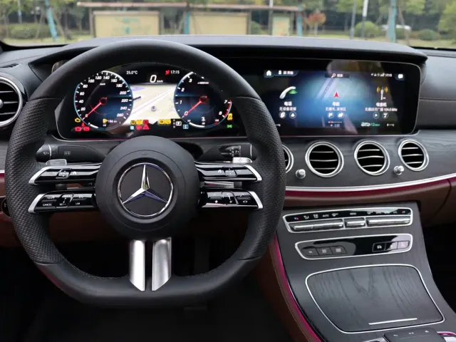Mercedes-Benz E-Class — Фото автомобиля 15