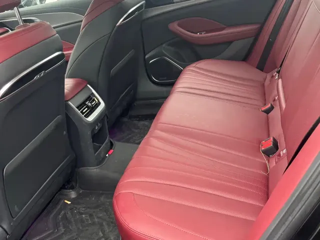 Hongqi H5 — Фото автомобиля 7