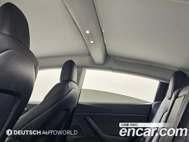 Tesla Model 3 — Фото автомобиля 18