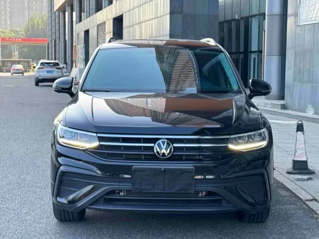 Фотография автомобиля — Volkswagen Tiguan L