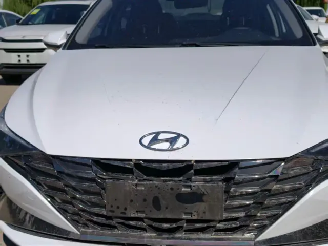 Фотография автомобиля — Hyundai Elantra