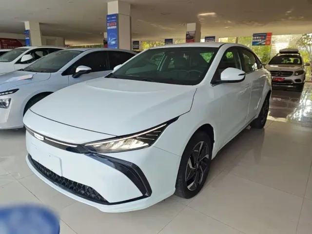 Фотография автомобиля — Geely Geometry G6