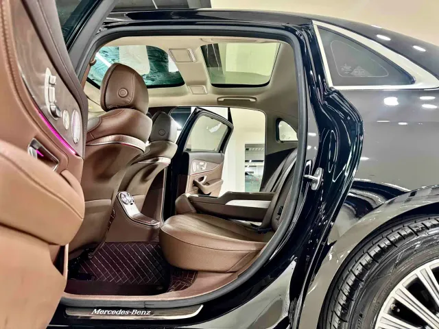 Mercedes-Benz E-Class — Фото автомобиля 8
