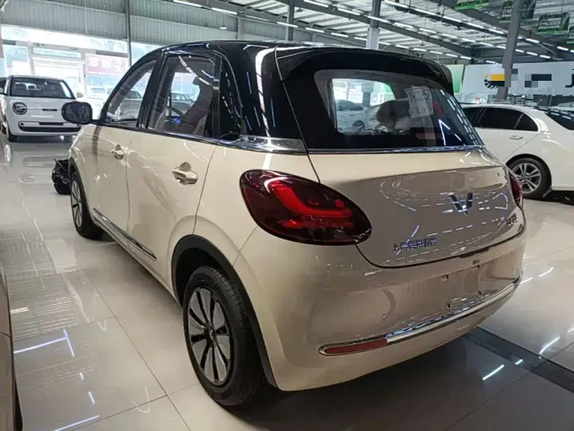 Wuling Bingo — Фото автомобиля 4