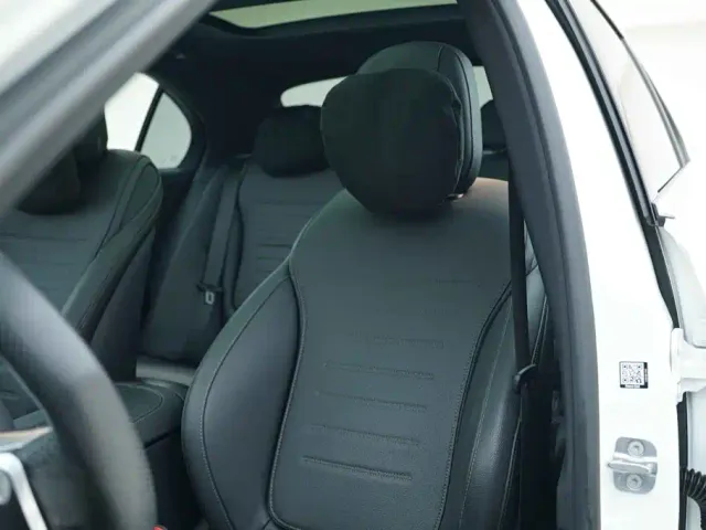 Mercedes-Benz C-Class — Фото автомобиля 12