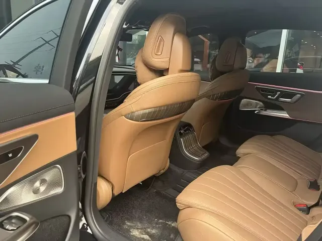 Mercedes-Benz E-Class — Фото автомобиля 6