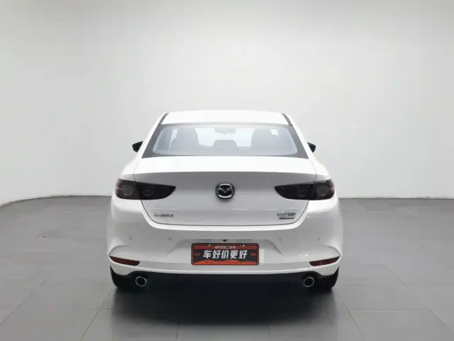 Mazda Axela — Фото автомобиля 4