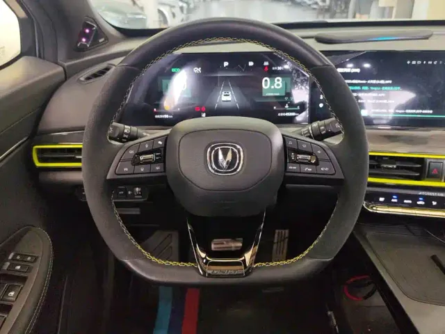 Changan UNI-T — Фото автомобиля 15