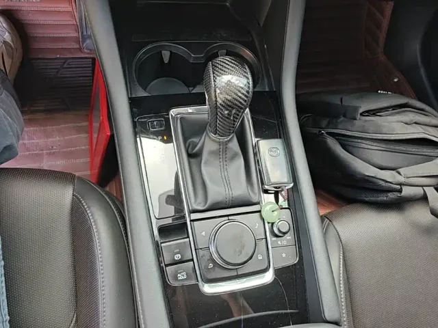 Mazda Axela — Фото автомобиля 13
