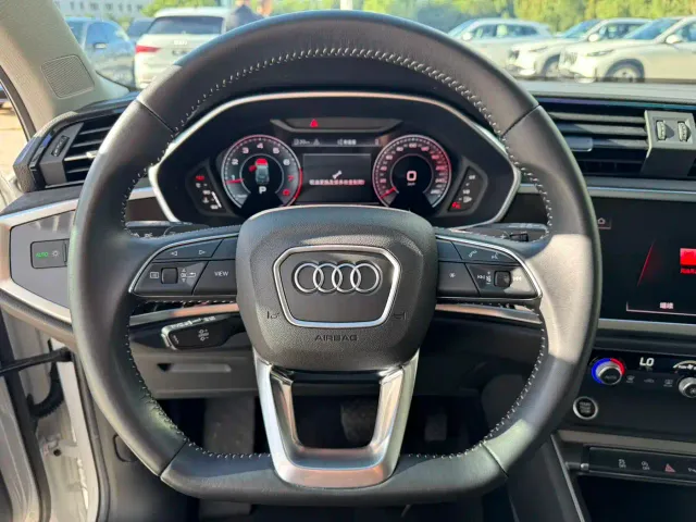 Audi Q3 — Фото автомобиля 12