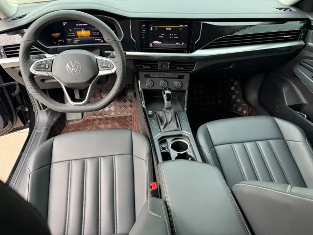 Volkswagen Passat — Фото автомобиля 6