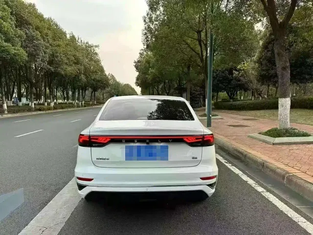 Geely Emgrand — Фото автомобиля 5