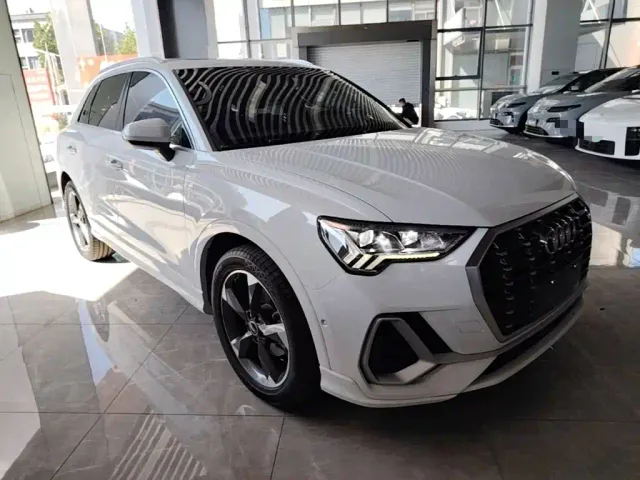 Audi Q3 — Фото автомобиля 3