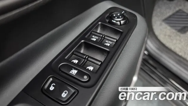 Jeep Renegade — Фото автомобиля 30