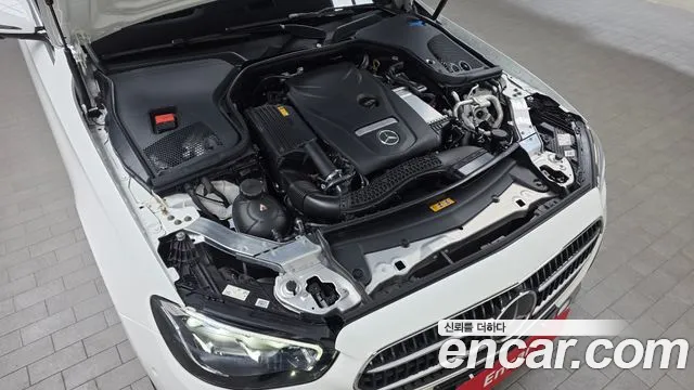 Mercedes-Benz E-Class — Фото автомобиля 9