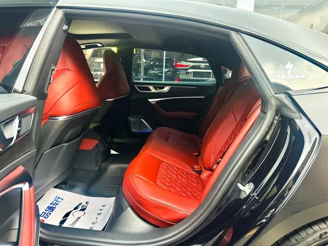 Audi Audi A7L 2024 45 TFSI quattro S-line Black Warrior Edition — Фото автомобиля 7