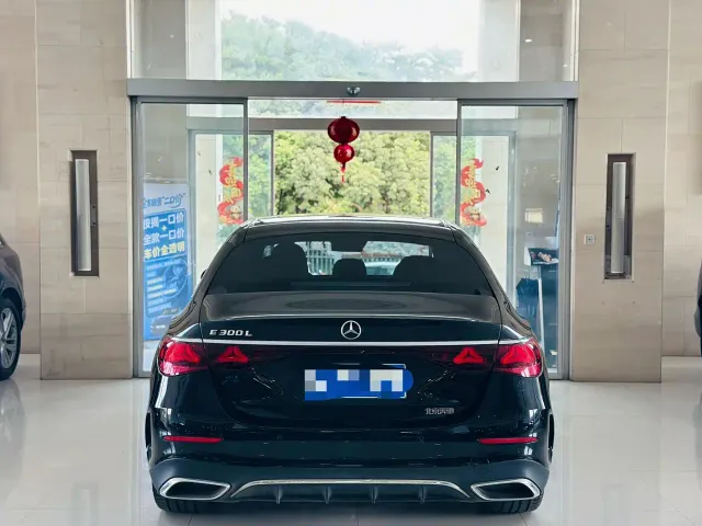 Mercedes-Benz E-Class — Фото автомобиля 8