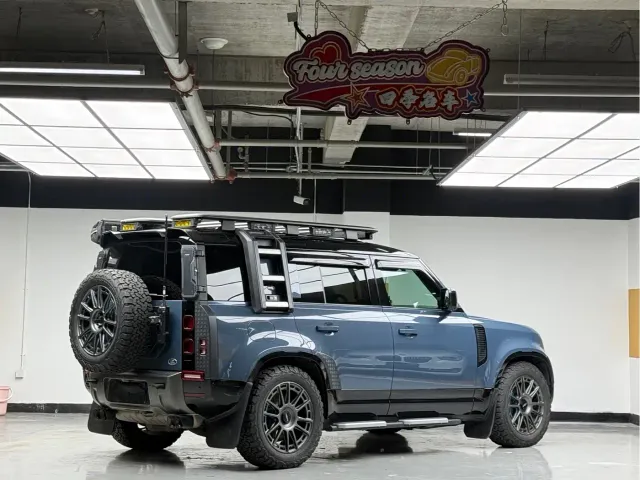 Land Rover Defender — Фото автомобиля 4
