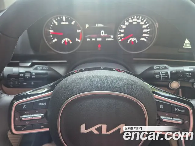 Kia Canival Carnival 4 поколение Дизель 9 мест Prestige — Фото автомобиля 9