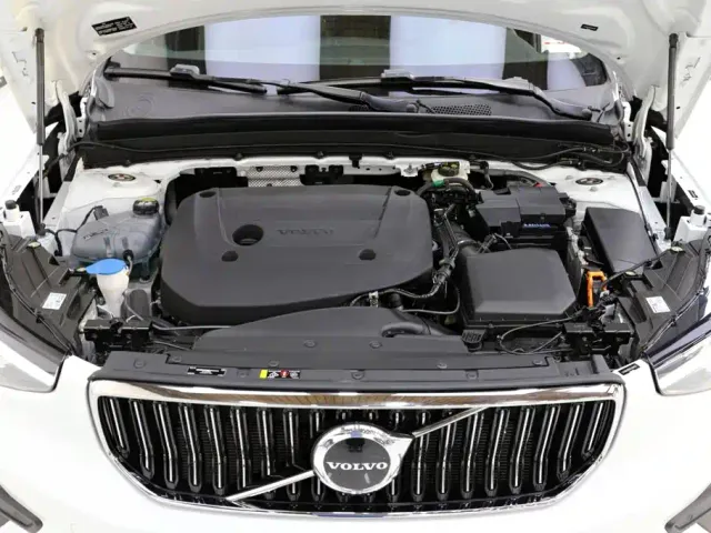 Volvo XC40 — Фото автомобиля 22