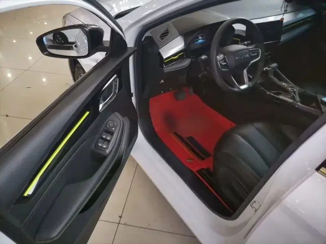Roewe i5 — Фото автомобиля 11
