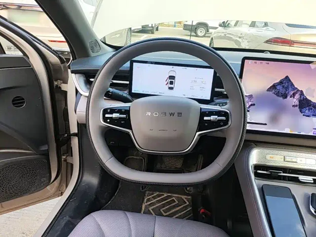 Roewe M7 DMH — Фото автомобиля 10