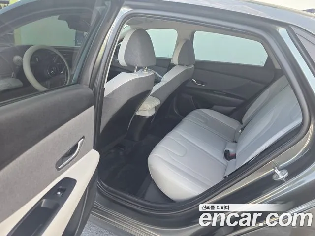 Hyundai Avante CN7 — Фото автомобиля 8