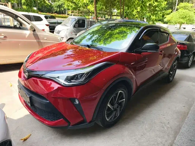 Фотография автомобиля — Toyota C-HR