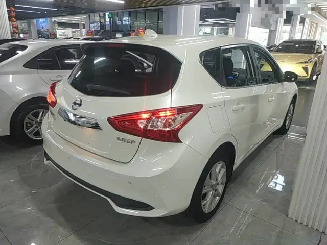 Nissan Tiida 2021 1.6L CVT Cool Edition — Фото автомобиля 6